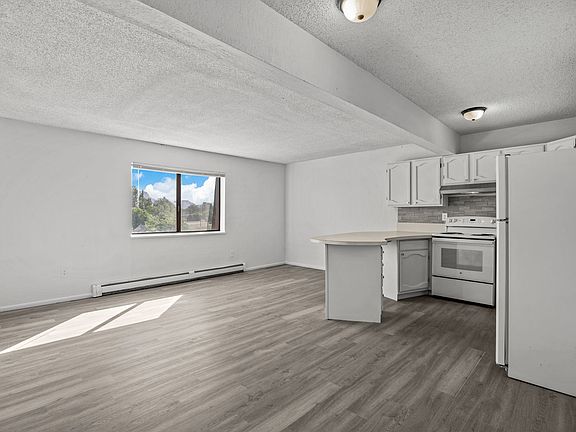 2nd image of 2915 Orchard Ave #1