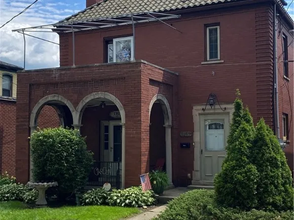 1218 6th Ave, Beaver Falls, PA 15010