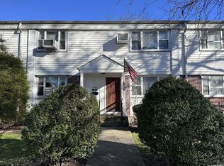 16-29 212th St #105, Bayside, NY 11360