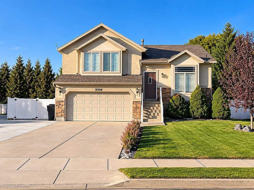 2556 W 1445 N