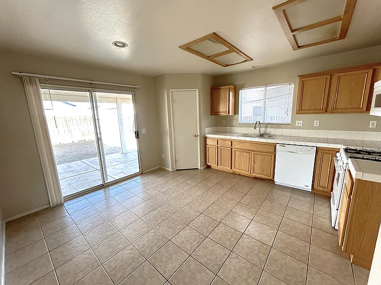 13156 Red Willow Way — Photo 4