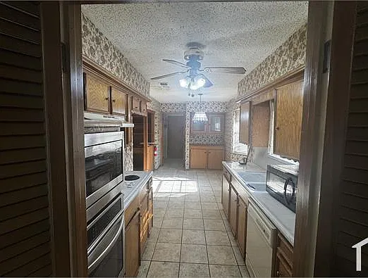 3 bed, 1850 sqft, $2,147 — Photo 3