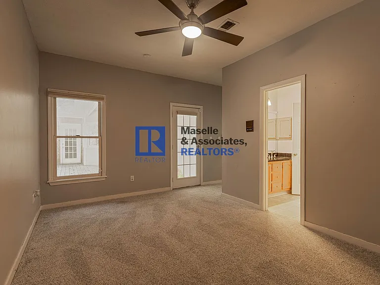 1046 Newland St — Photo 39