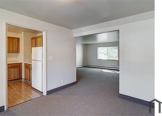 5th image of 469 Pine Grove Dr #0