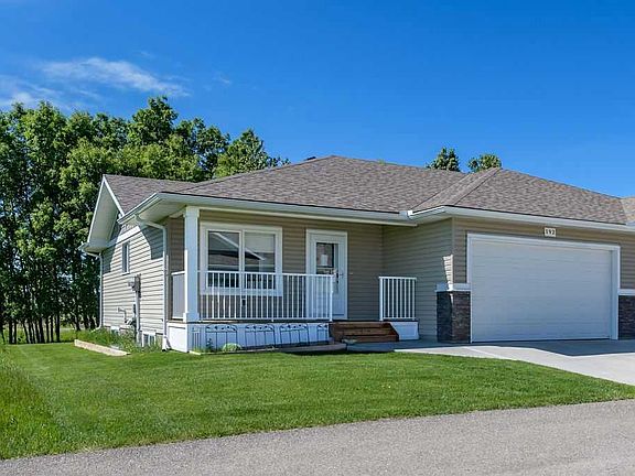 2nd image of 192 Ridgestone Ln N