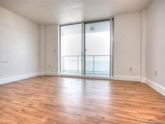 3rd image of 2841 NE 163rd St APT 701