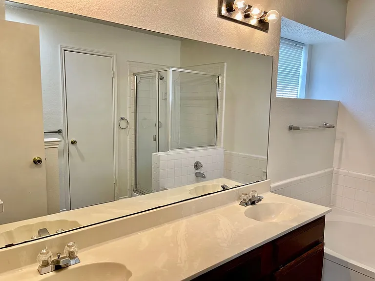 5202 Sherburne Dr — Photo 14