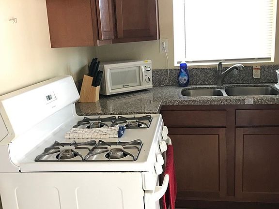 5th image of 18 W Laguna St APT 4