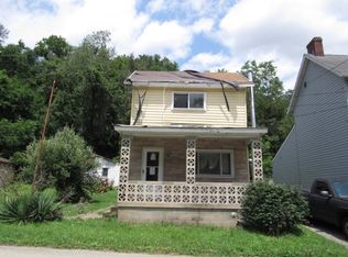 1025 Pike Run Dr, Coal Center, PA 15423