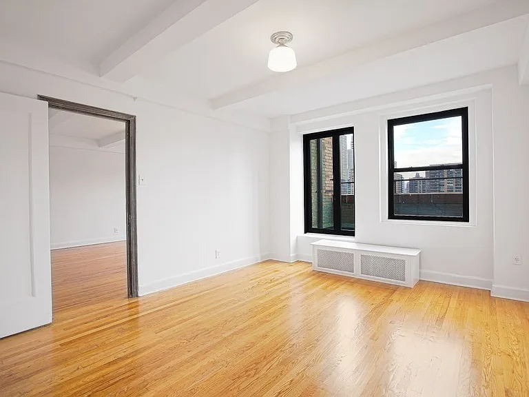 253 W 72nd St #2005 — Photo 3