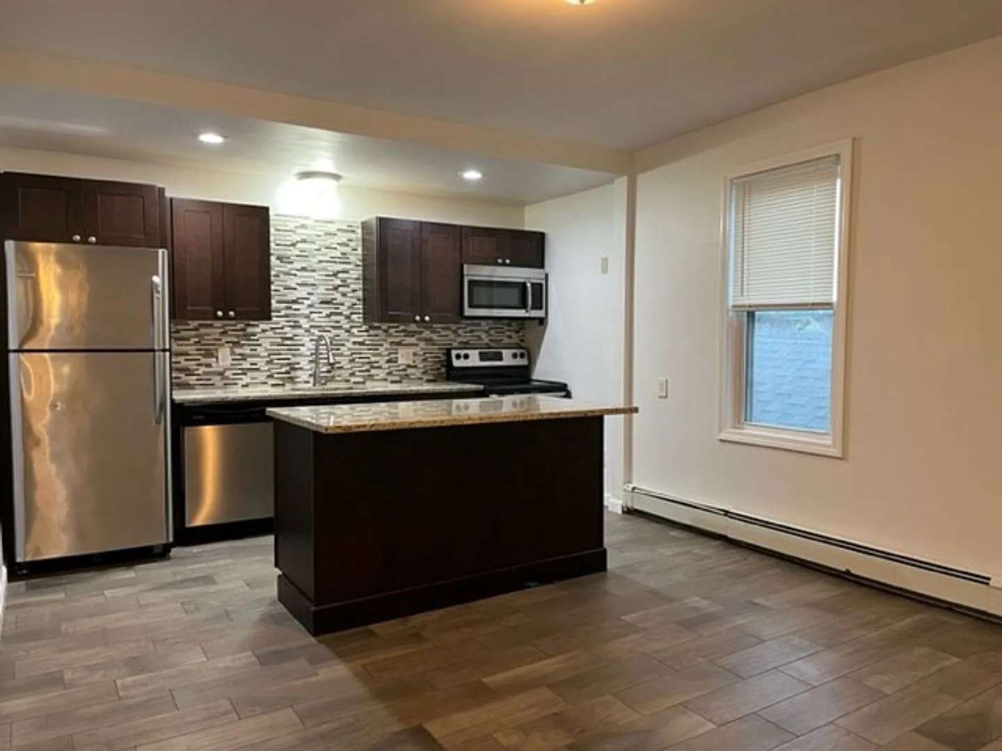 86 Sutton Street — Photo 2
