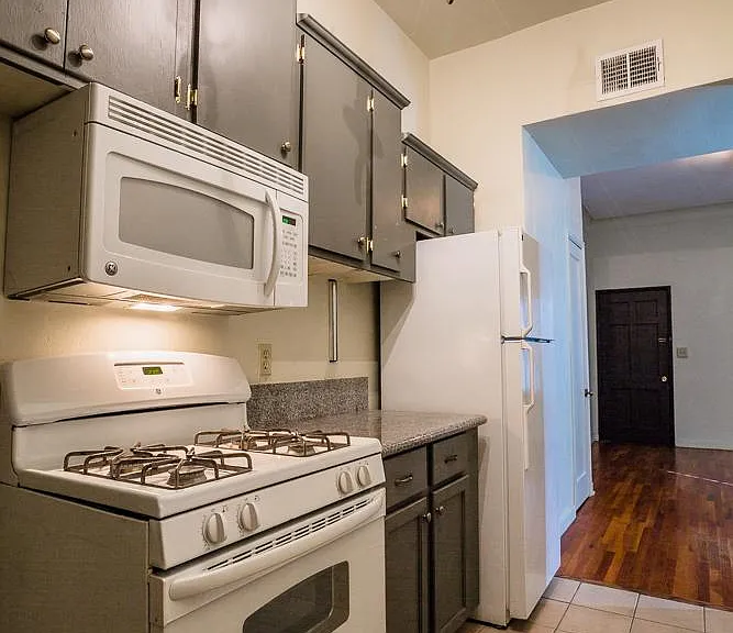 348 S 6th Ave — Photo 14