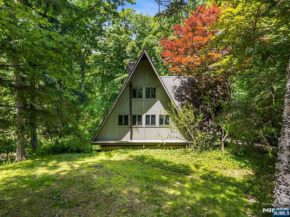 1st image of 56 High Hill Rd