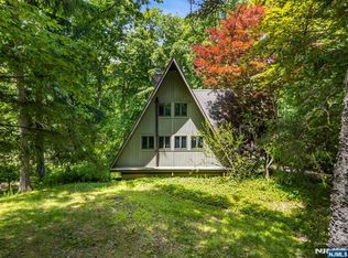 56 High Hill Rd, Tuxedo Park, NY 10987