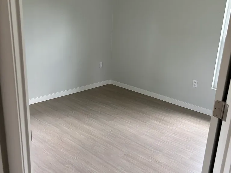 Sandcastle Pines Apartments — Photo 8