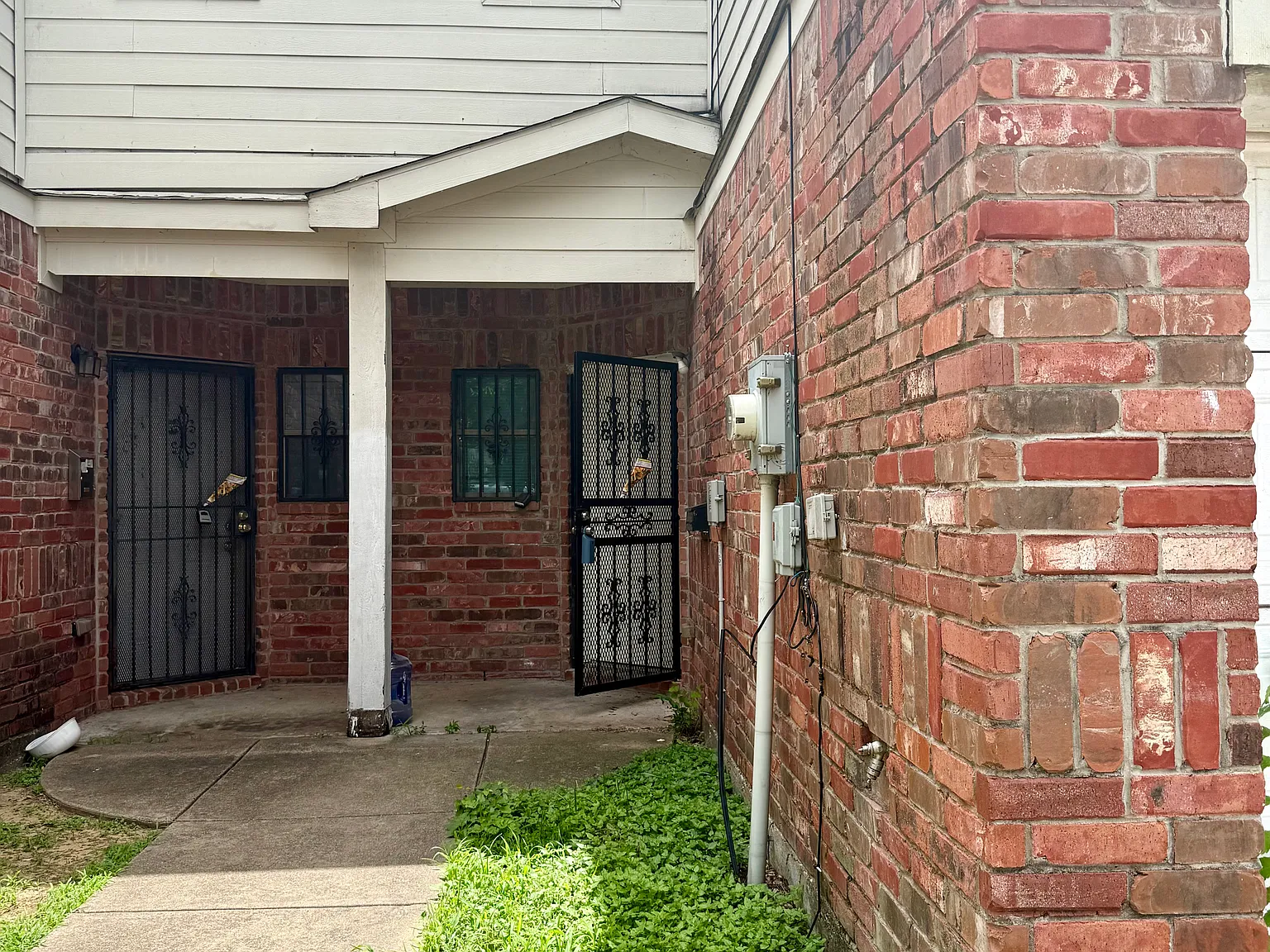 3 bed, 2.5 bath, 1501 sqft, $1,800 — Photo 2