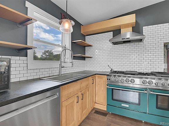 3rd image of 211 Chalet Drive