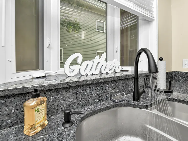 10 Pierce Ave #1 — Photo 43