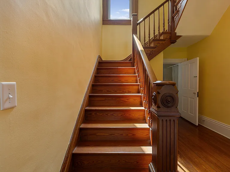 5820 Chamberlain Ln — Photo 56