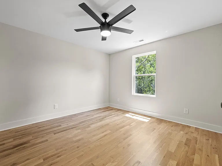 1004 Virginia Ave — Photo 21