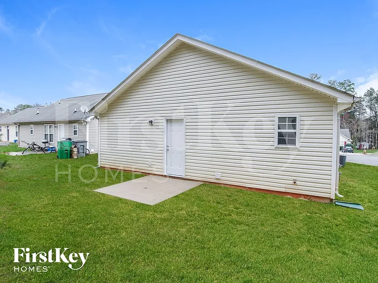 5823 Hamilton Oaks Dr — Photo 15