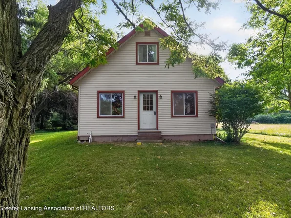 9918 Highland Dr, Perrinton, MI 48871