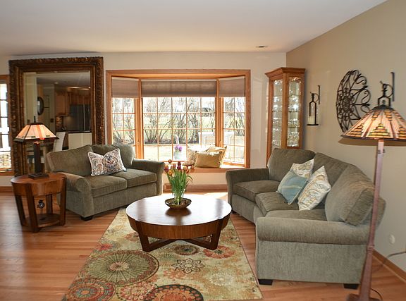 5th image of 4025 Hudson Dr