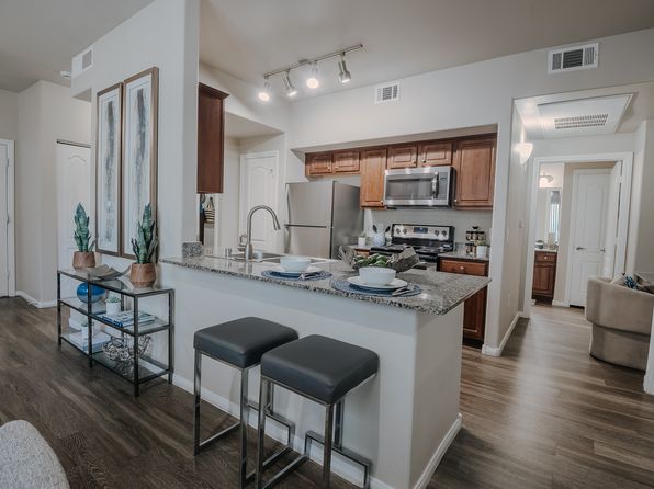 11000 S Eastern Ave APT 813