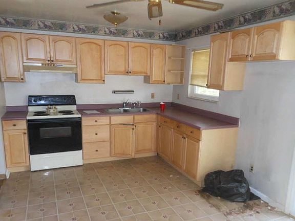 3rd image of 3101 Rockacres Ct