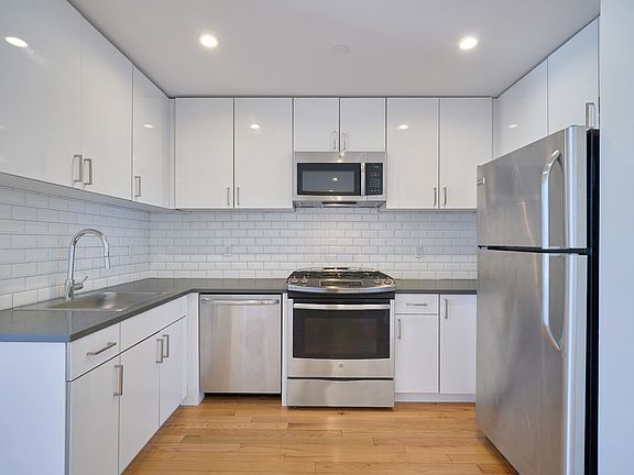 4th image of 2211 3rd Ave #7E