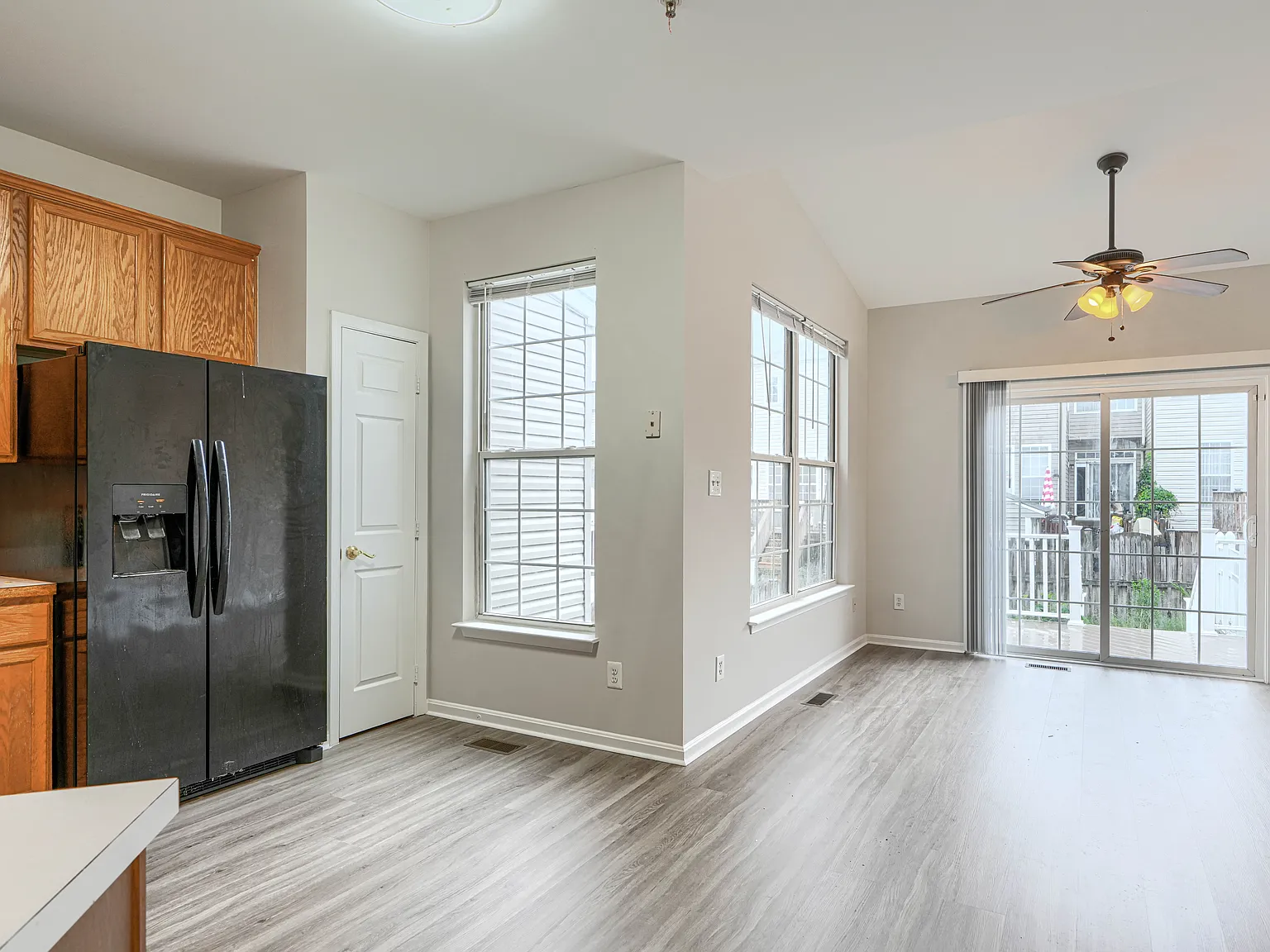 3 bed, 1780 sqft, $3,050 — Photo 3