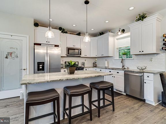 2nd image of 6925 Rock Spring Pl