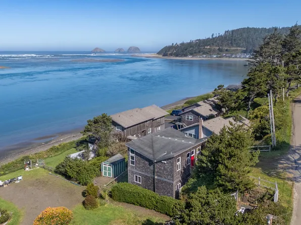 1890 Pearl St W, Tillamook, OR 97141