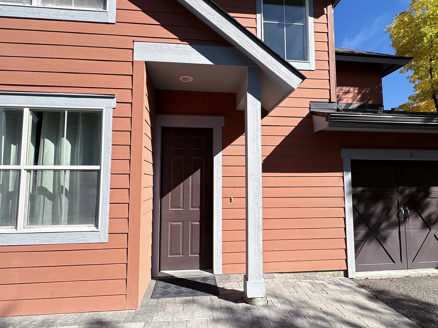 2 bed, 1174 sqft, $2,600 — Photo 2
