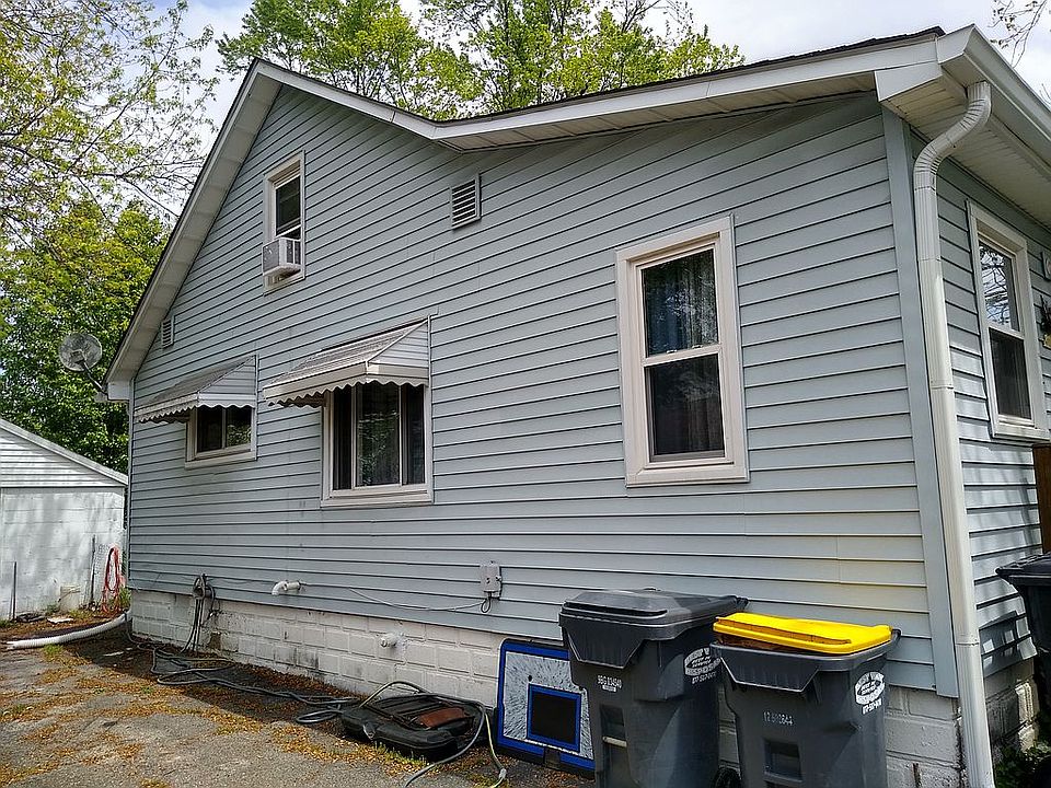 2nd image of 2514 E 9th St
