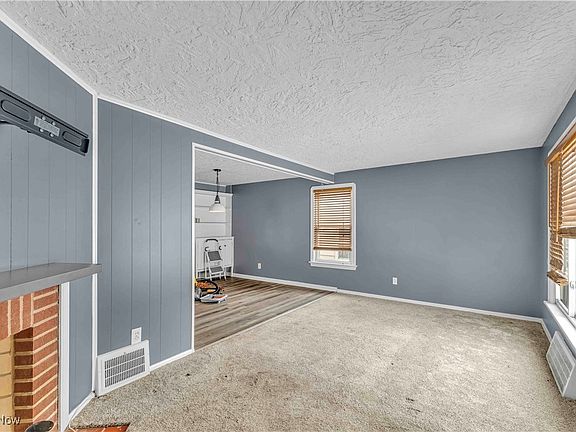 5th image of 27125 Mallard Ave