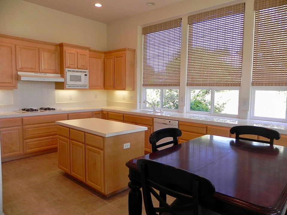 1st image of 220 Via Vaquero Norte