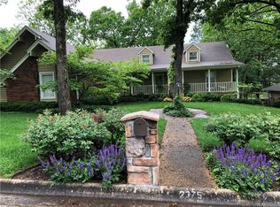2375 N Twelve Oaks Dr, Fayetteville, AR 72703