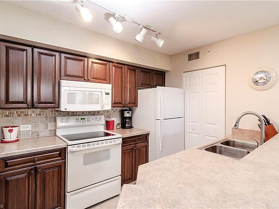 3rd image of 8940 Colonnades Ct E APT 732