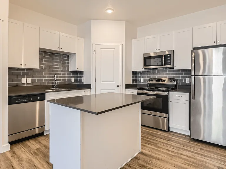 Eversage Apartments — Photo 12