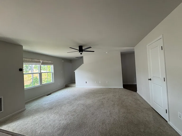265 Thicket Dr — Photo 3