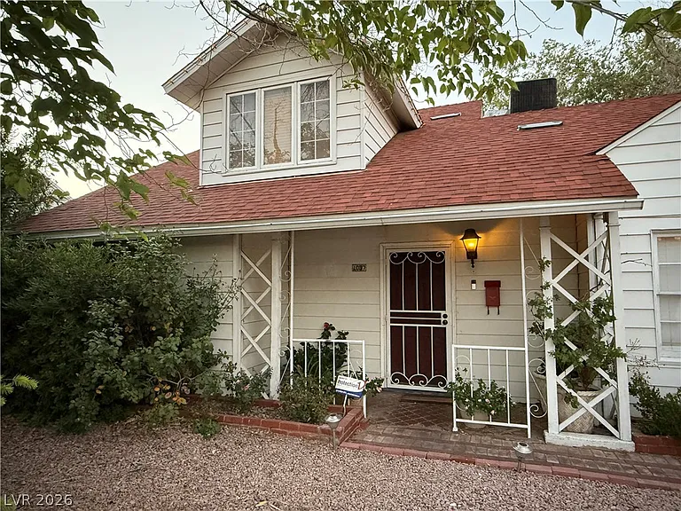 1037 Bracken Ave — Photo 1