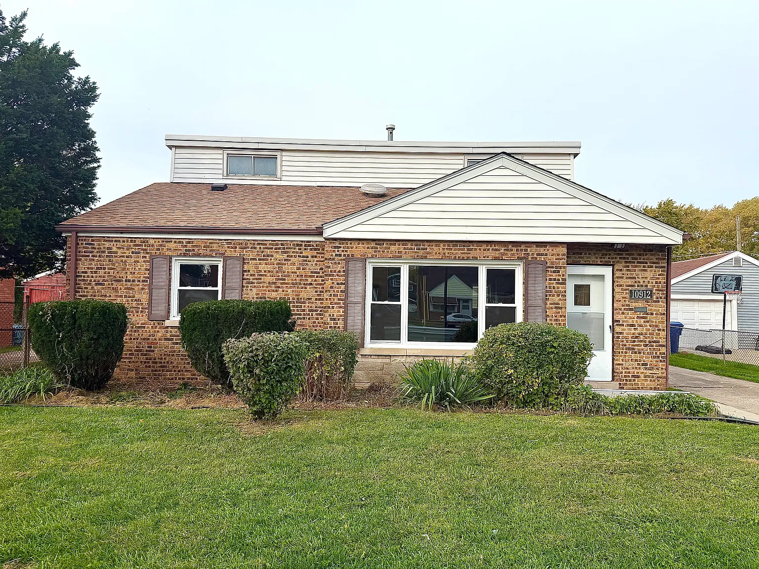 4 bed, 1100 sqft, $2,950 — Photo 1