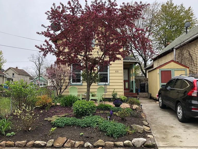 835 Starkweather Ave — Photo 1
