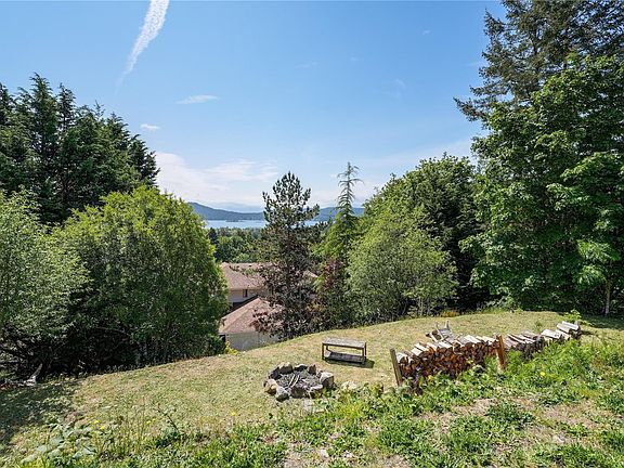 5th image of 2056 Gladys Pl
