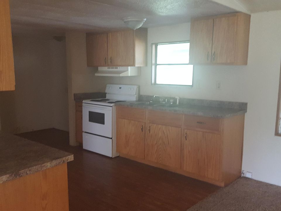 2nd image of 206 NW Kenny Ct