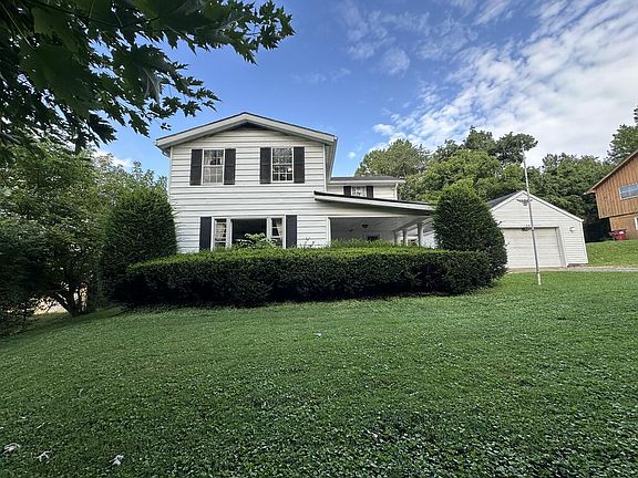 3rd image of 1556 Lang Slocum Rd