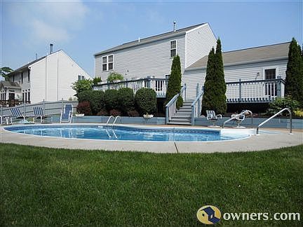 3rd image of 39 Chaucer Cir