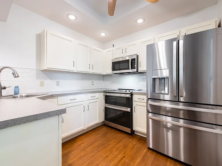 1604 Edgeland Ave — Photo 14