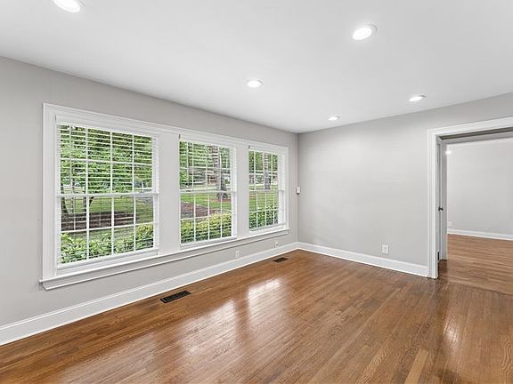 3rd image of 1474 Alverado Way